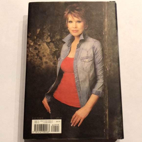 ⭐️3 for $15⭐️ Hardcover | Smoke Screen by Sandra Brown - Picture 2 of 4